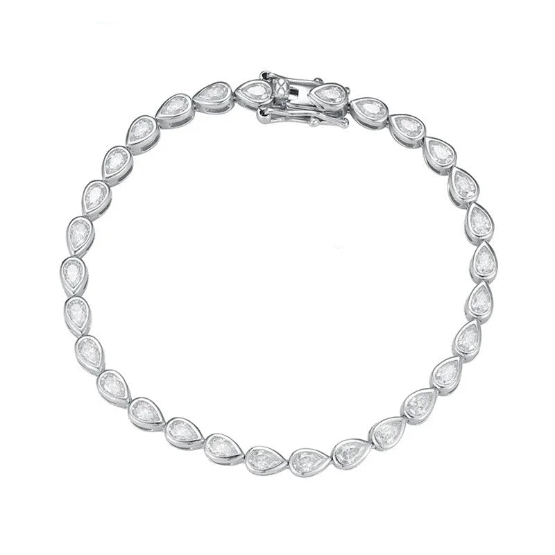 Tennis Poire « Opéra Élancée »VVS1 Moissanite Diamond - Montréal Moissanite